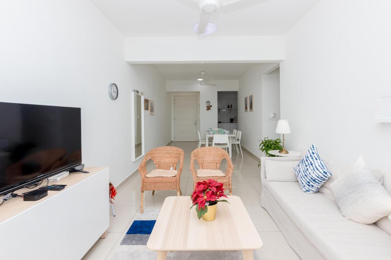 White Lagom Scandinavian House, By Sanguine Daire Tanjung Tokong Dış mekan fotoğraf